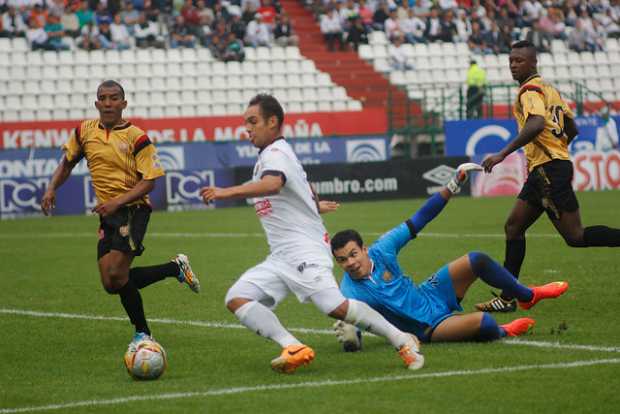 Águilas Doradas y el Once Caldas son dos de los ocho equipos investigados por la Fiscalía. Águilas Doradas y el Once Caldas son dos de los ocho equipos investigados por la Fiscalía.