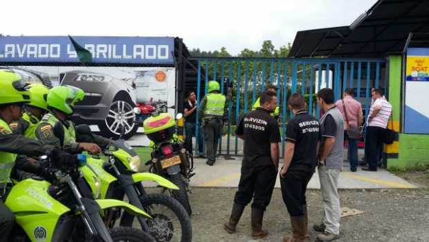 En este lavadero de carros ocurrió el homicidio. 