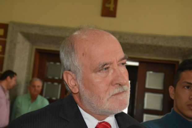 Guido Echeverri, gobernador de Caldas. 