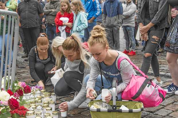 En Finlandia se reunieron para rendir homenaje a las víctimas. La ceremonia se vio empañada por la presencia de grupos ultranaci