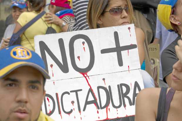 Aunque han cesado las manifestaciones en Venezuela, aún algunos grupos de la oposición marchan.