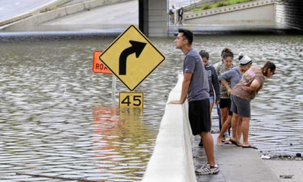 Ahora convertido en tormenta tropical, Harvey es el huracán más potente en llegar a Estados Unidos desde 2005 y a Texas desde 19