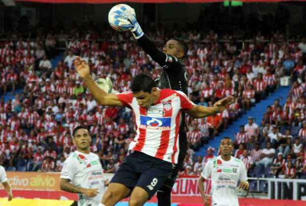 A pesar de los tres goles, José Fernando Cuadrado fue figura ayer en Barranquilla. 