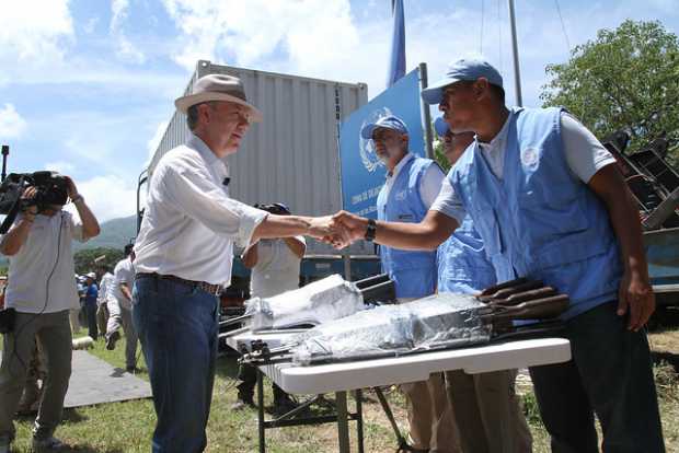  Con la presencia del presidente Juan Manuel Santos la ONU adelantó este martes la última extracción de armas de las Farc