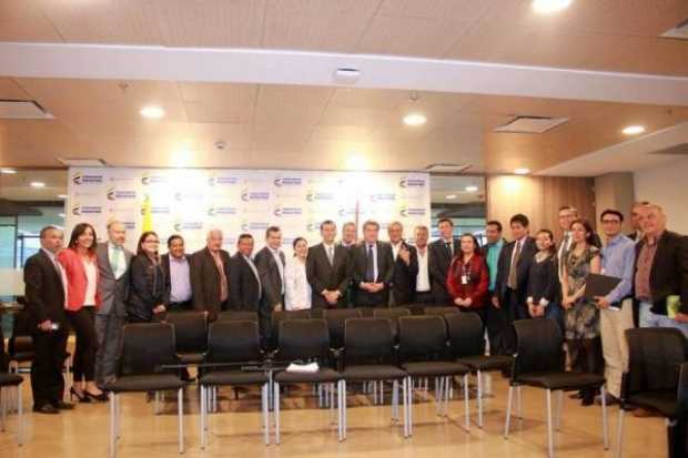 Compromisos para definir el proyecto vial Cambao - Manizales Compromisos para definir el proyecto vial Cambao - Manizales