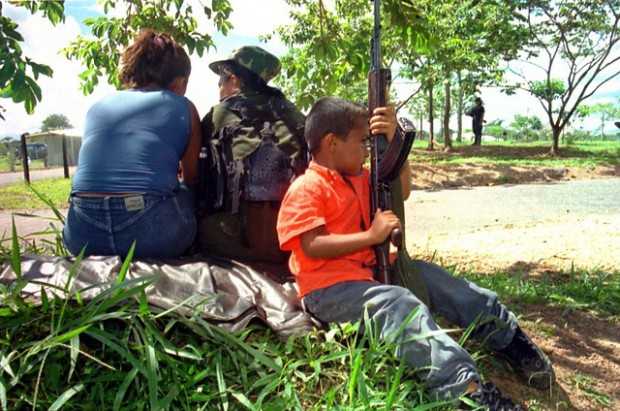 Unos 53 menores saldrán hoy de las filas de las Farc