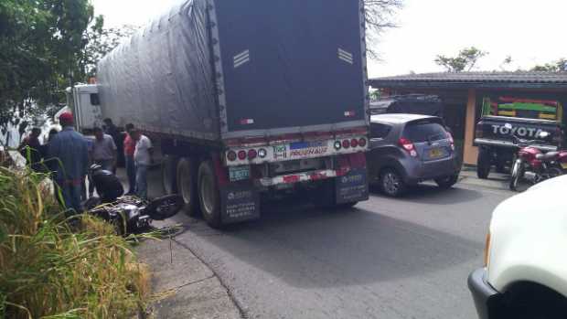 Accidente de tránsito en la vereda La Pinta vía Risaralda (Caldas) - Manizales