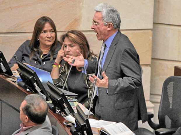 Álvaro Uribe convocará a marchas si Gobierno Nacional promulga las 16 circunscripciones de paz. 
