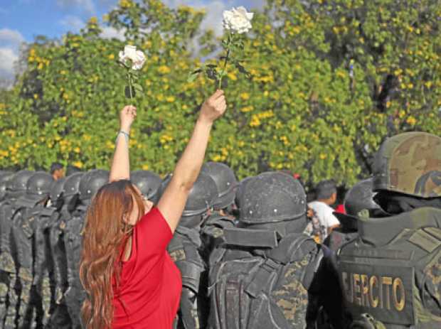 Foto | EFE | LA PATRIA  Opositores reclaman por un supuesto fraude.