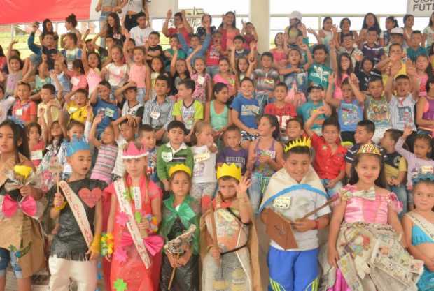 300 niños de 5 a 11 años en la iglesia San Pío X, de La Enea, realizaron desde el 15 de diciembre hasta ayer, diferentes juegos 