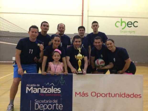 La comuna Universitaria fue la campeona en voleibol mixto, al derrotar 3-2 en la final a la comuna Palogrande.