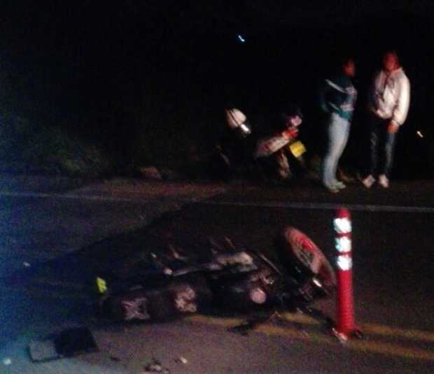 Muere motociclista al chocar contra un camión en Tres Puertas