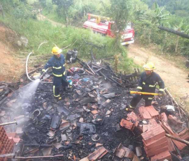 Quemó su propia casa Quemó su propia casa