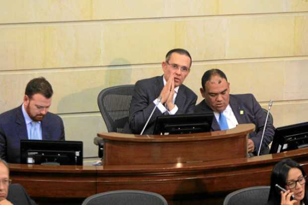 El presidente del Senado, Efraín Cepeda, anunció que desde mañana empezará a instalar las mesas directivas de cada comisión, en 