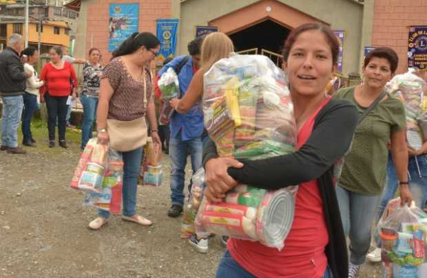 Ayudas para damnificados.