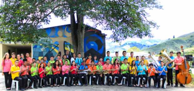 Banda Infantil I.E. Marino Gómez Estrada de Aguadas. Director: José Alexánder Ramírez Gaviria.