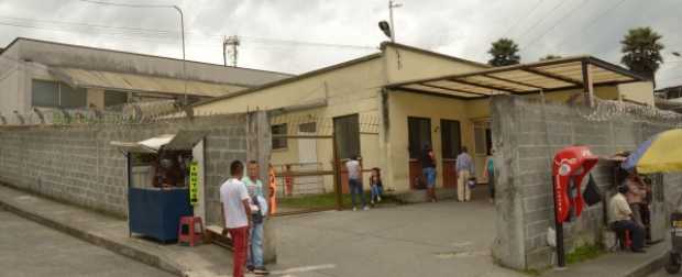 Santiago Franco García, de 27 años, alcanzó a caminar hasta el centro asistencial.