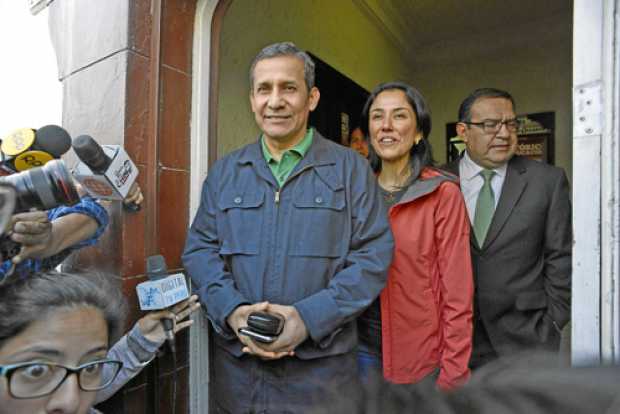 El expresidente de Perú Ollanta Humala  junto a su esposa, Nadine Heredia.