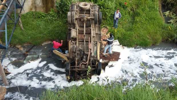 Accidente vehicular en la quebrada Manizales