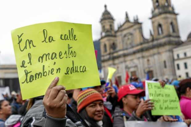 Los maestros completan hoy un mes y un día de paro. 