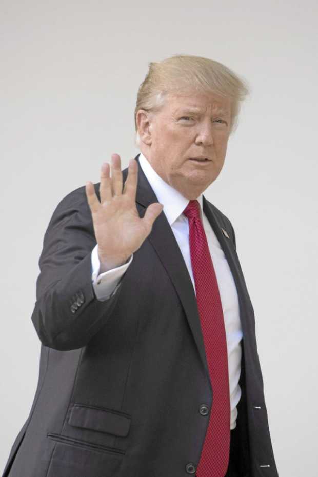 El veto migratorio de Trump será implementado hasta que el Tribunal Supremo emita una decisión sobre el caso, que estudiará posi