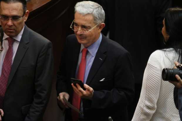 Álvaro Uribe Vélez Álvaro Uribe Vélez