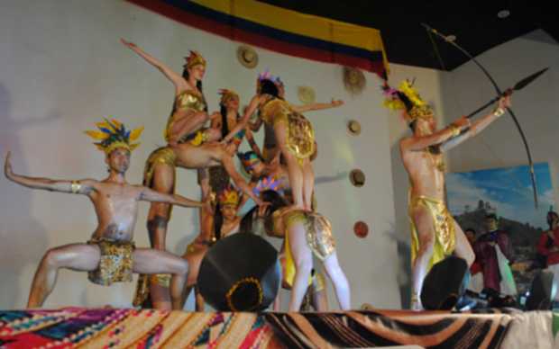 Grupo de danza la Escuela Normal Superior Claudina Múnera de Aguadas.