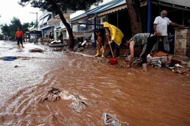 A 23 ascienden los muertos en Grecia por inundaciones