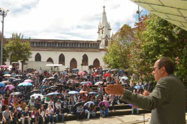 El pasado 16 de noviembre estudiantes y docentes marcharon hasta el parque Ernesto Gutiérrez. 