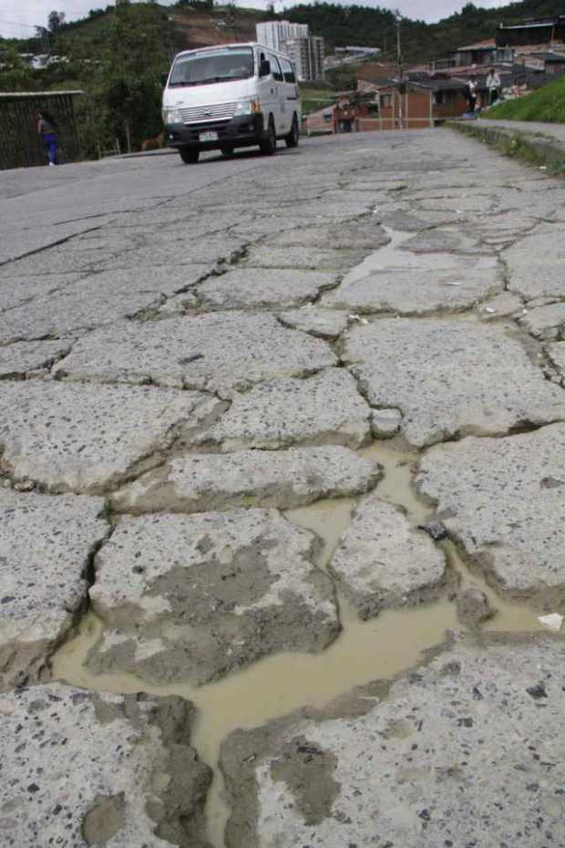 Esta calle espera la intervención de la Secretaría de Obras Públicas con el programa A tapar huecos.