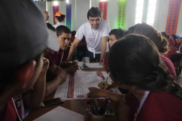 Jóvenes realizan su primer encuentro cafetero 