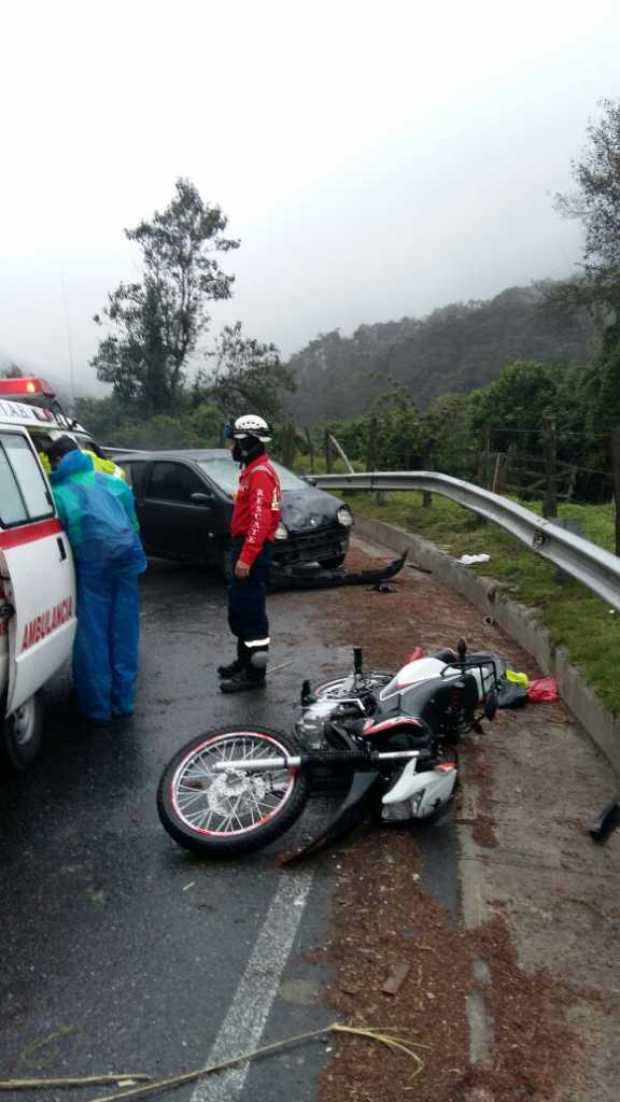 Choque entre una moto y un particular en Sabinas dejó dos lesionados