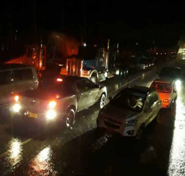 Derrumbes ocasionaron el cierre total de la vía Manizales - Medellín 