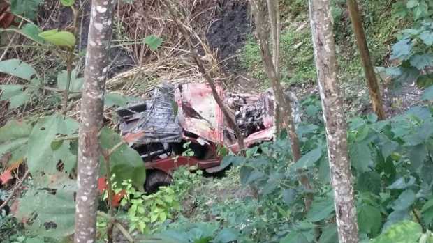 Campero con 10 ocupantes rodó por ladera de la vereda Miraflores (Villamaría) 