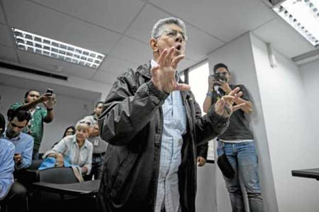 El secretario general del partido político Acción Democrática, Henry Ramos Allup, señalado por la oposición. 