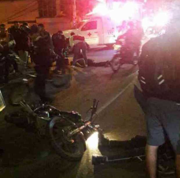 Accidente en moto terminó con tres heridos