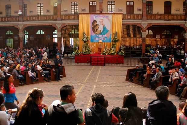 En colegios públicos las misas no pueden ser obligatorias: Corte Constitucional