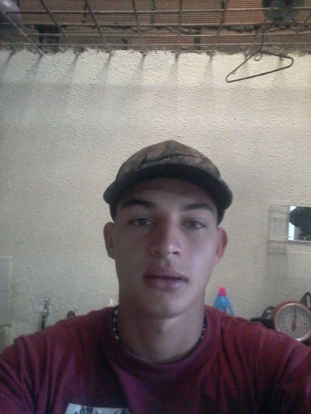 Julián Escobar Castrillón. Julián Escobar Castrillón.