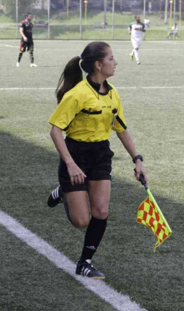 Laura Vanessa Loaiza es la única asistente activa en la Corporación de Árbitros de Fútbol de Caldas.