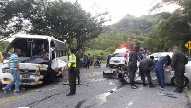 Esta tarde se presentó accidente de tránsito en la vía Bogotá - La Dorada 