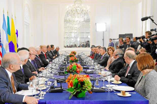Reunión del presidente de EE.UU., Donald Trump, con mandatarios latinoamericanos, entre ellos Juan Manuel Santos, de Colombia.