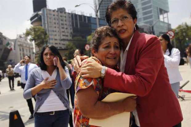 Un terremoto sacude la capital de México y causa escenas de pánico