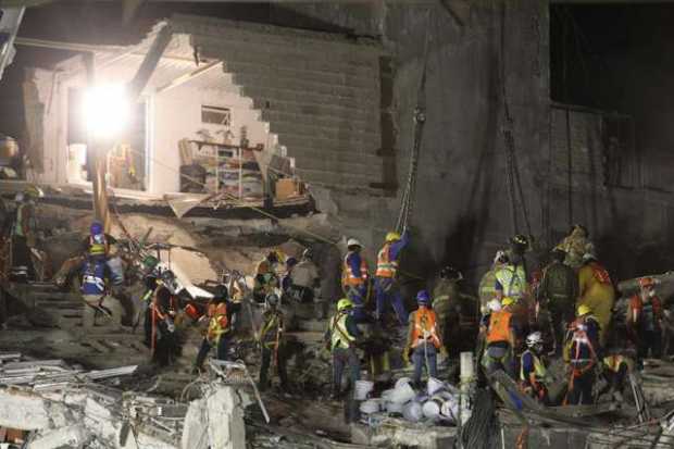 Suman 324 muertos por el terremoto del 19 de septiembre en México