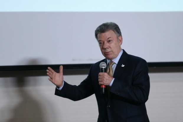 Santos manifiesta su apoyo a presidente mexicano 