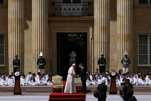 Los primeros pasos de la visita del papa en Colombia