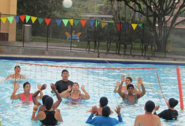 Inder Medellín fue el mejor en voley piscina.