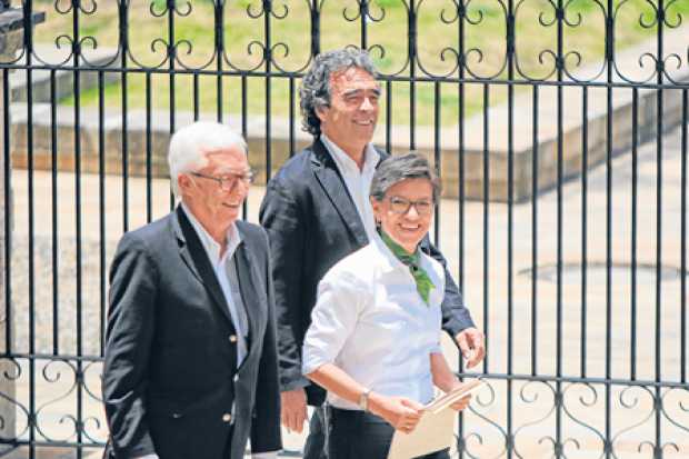 Foto | Colprensa | LA PATRIA Jorge Robledo, Claudia López y Sergio Fajardo. 