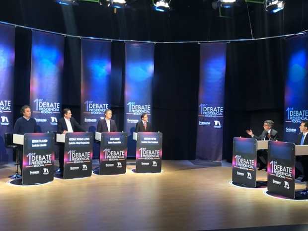 El primer debate presidencial se cumplió sin controversias