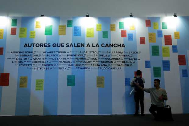 Invitado de honor en la Feria Internacional del Libro.