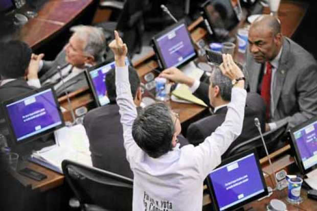Según Claudia López, promotora de la iniciativa, el próximo 5 de junio, después de la primera vuelta presidencial, el Senado va Según Claudia López, promotora de la iniciativa, el próximo 5 de junio, después de la primera vuelta presidencial, el Senado va